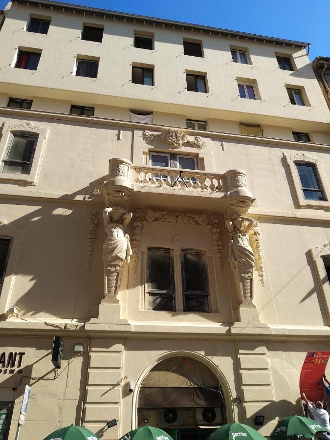 Appartement Duplex vieux port - mesures sanitaires supplémentaires à Marseille Extérieur photo